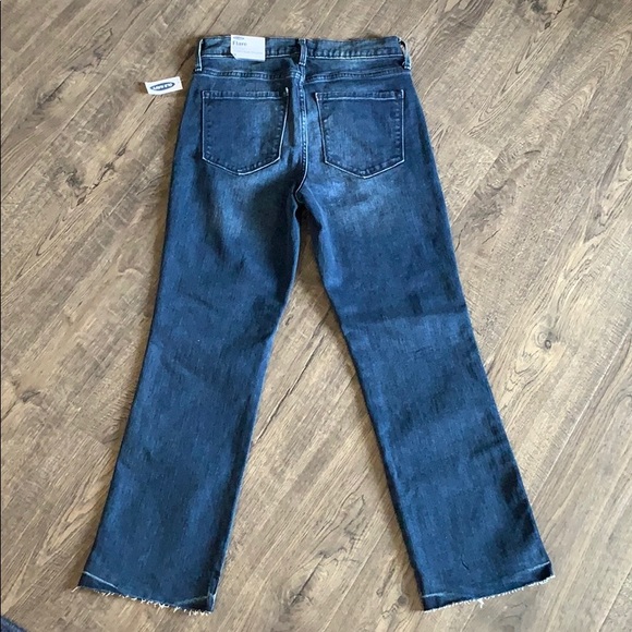 🥰 2/$25 Old Navy high rise ankle flare - Picture 4 of 5